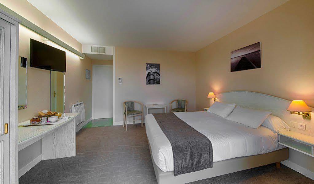 Hotel Le Val Moret Magnant 외부 사진