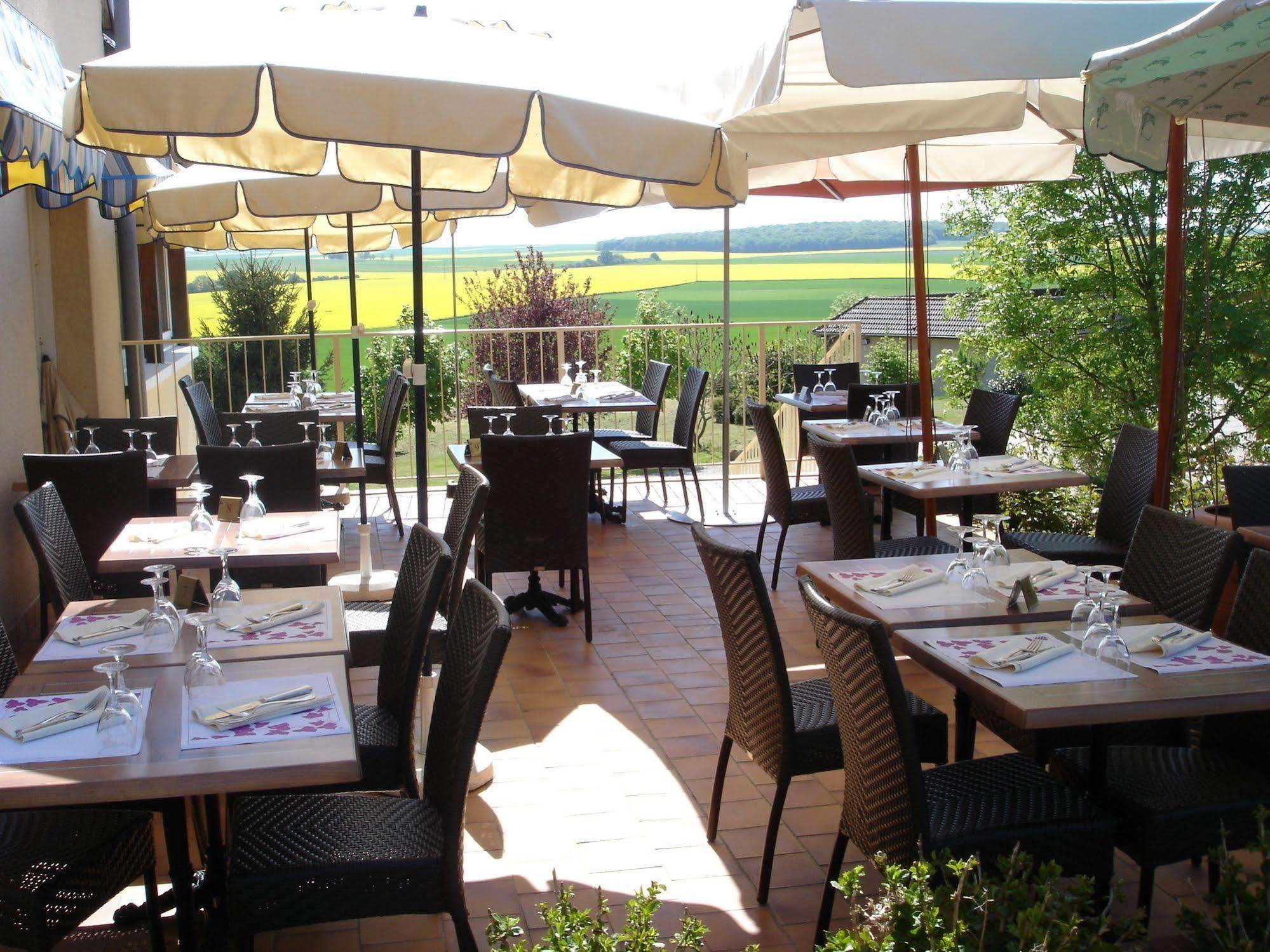 Hotel Le Val Moret Magnant 외부 사진